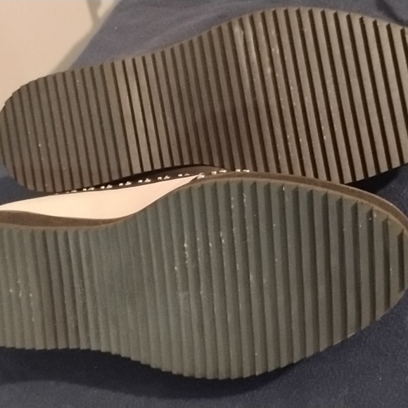 MICHEAL KORS SHOES - Picture 8 of 9